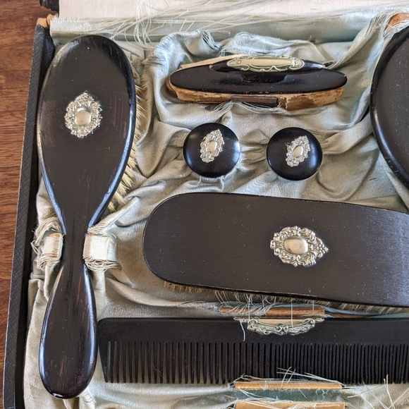 Victorian Vanity Set from the 1800s - Picture 3 of 7